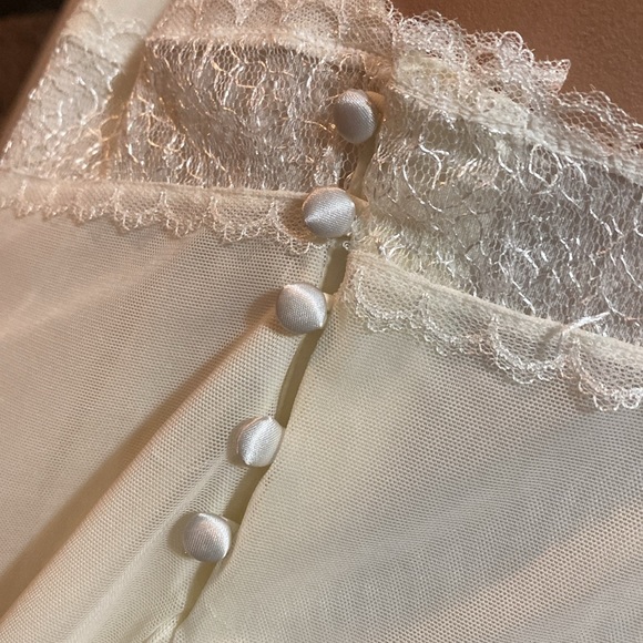 Sophie B babydoll ✨Firm unless Bundled w other item(s)✨ - Picture 5 of 6